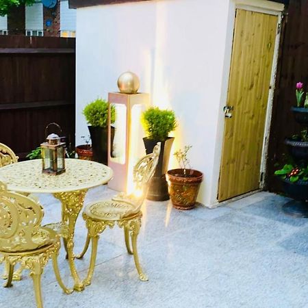 Modern Cosy Room With Private Bathroom Harrow Dış mekan fotoğraf