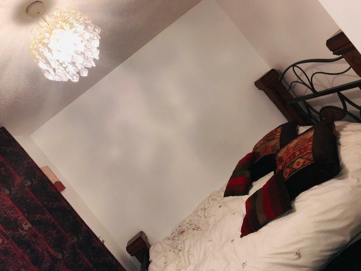 Modern Cosy Room With Private Bathroom Harrow Dış mekan fotoğraf